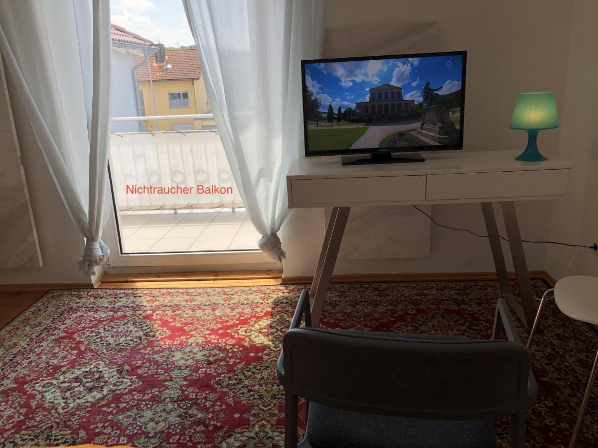 Altstadt Naehe 7 Min Fussweg Ueber Alte Maibruecke Zu Pension Mit Balkon & Garten, Ideal For Long Stay, Relocation Ochsenfurt Extérieur photo
