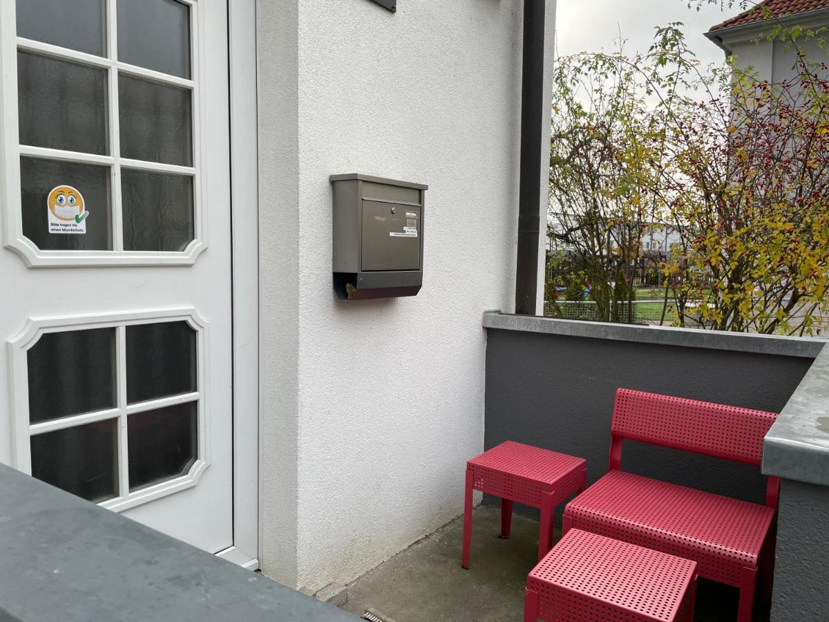 Altstadt Naehe 7 Min Fussweg Ueber Alte Maibruecke Zu Pension Mit Balkon & Garten, Ideal For Long Stay, Relocation Ochsenfurt Extérieur photo