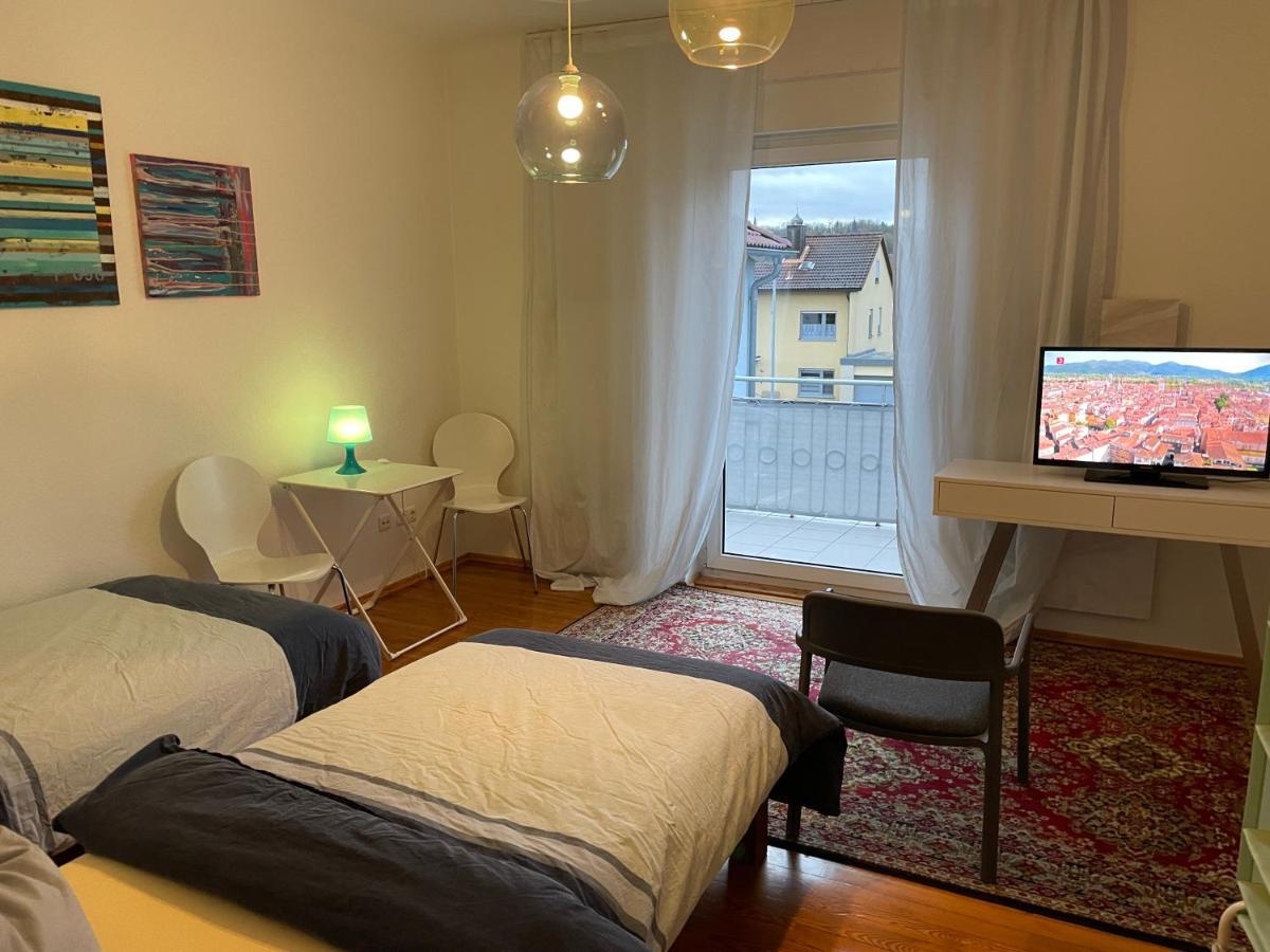 Altstadt Naehe 7 Min Fussweg Ueber Alte Maibruecke Zu Pension Mit Balkon & Garten, Ideal For Long Stay, Relocation Ochsenfurt Extérieur photo