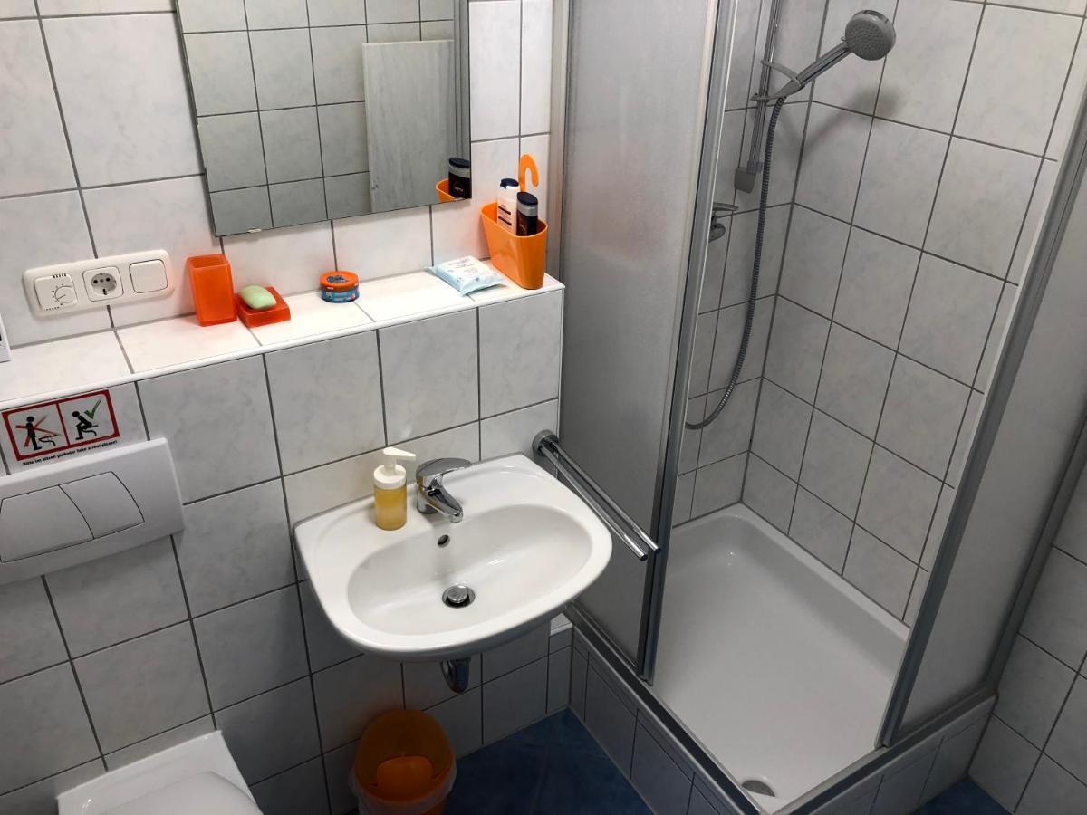 Altstadt Naehe 7 Min Fussweg Ueber Alte Maibruecke Zu Pension Mit Balkon & Garten, Ideal For Long Stay, Relocation Ochsenfurt Extérieur photo
